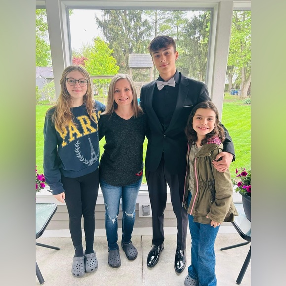 Meet your Posher, Amber - Picture 2 of 9